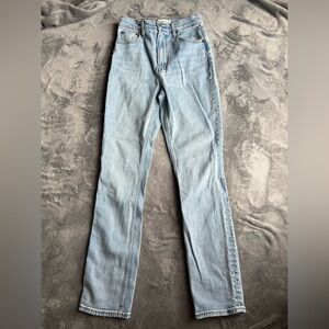 Abercrombie & Fitch 90’s slim straight ultra high rise jeans